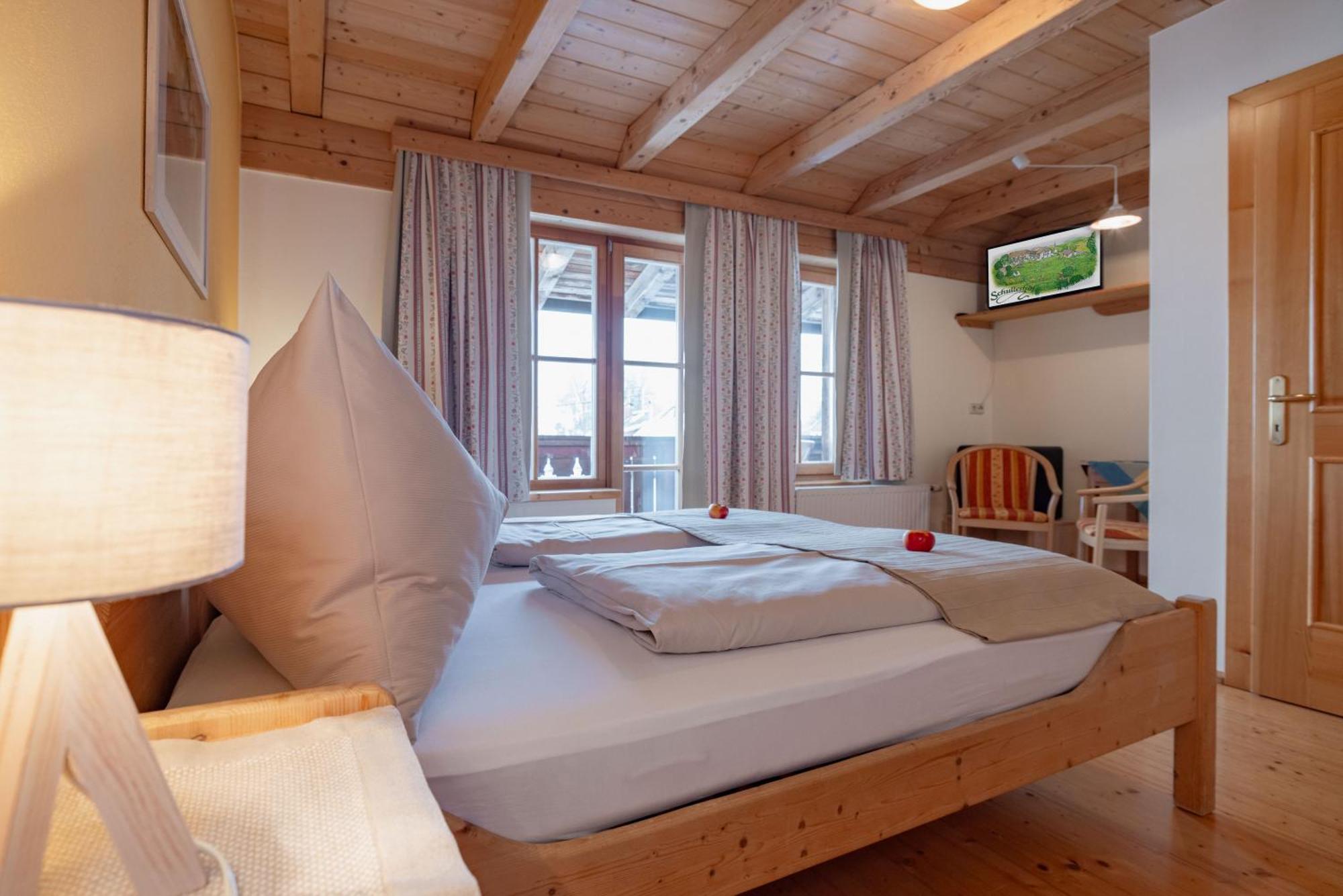 Schullerhof Hotel Хермагор Екстериор снимка