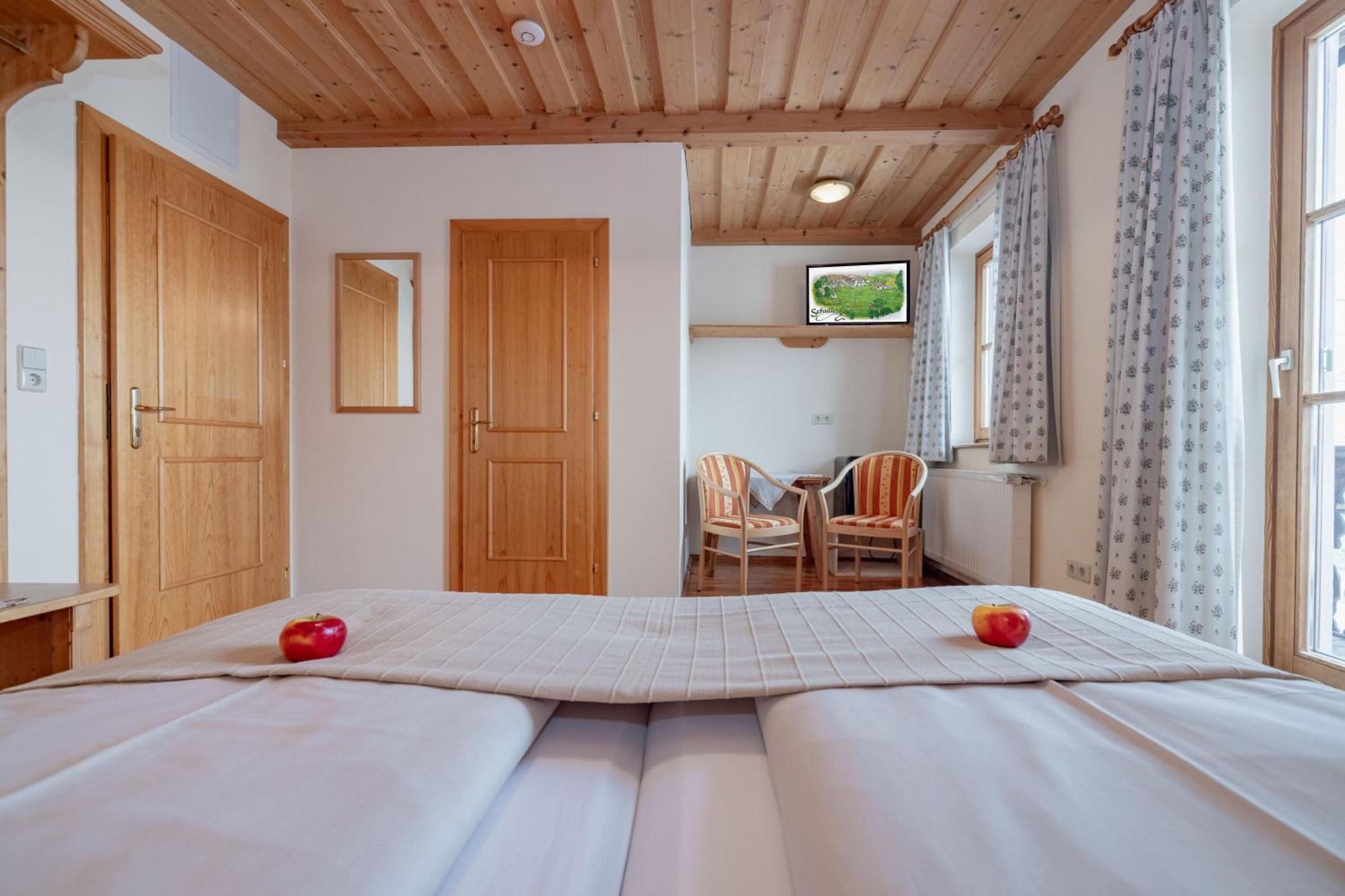 Schullerhof Hotel Хермагор Екстериор снимка