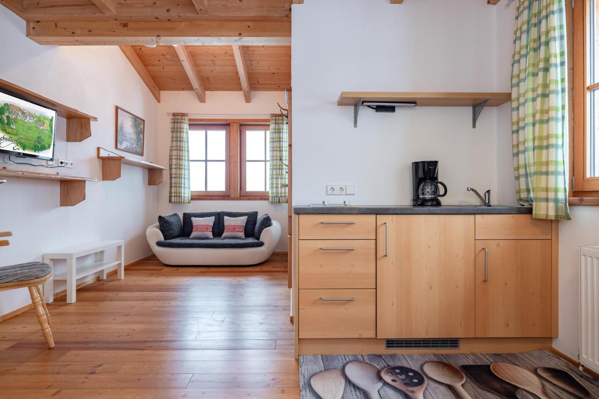 Schullerhof Hotel Хермагор Екстериор снимка