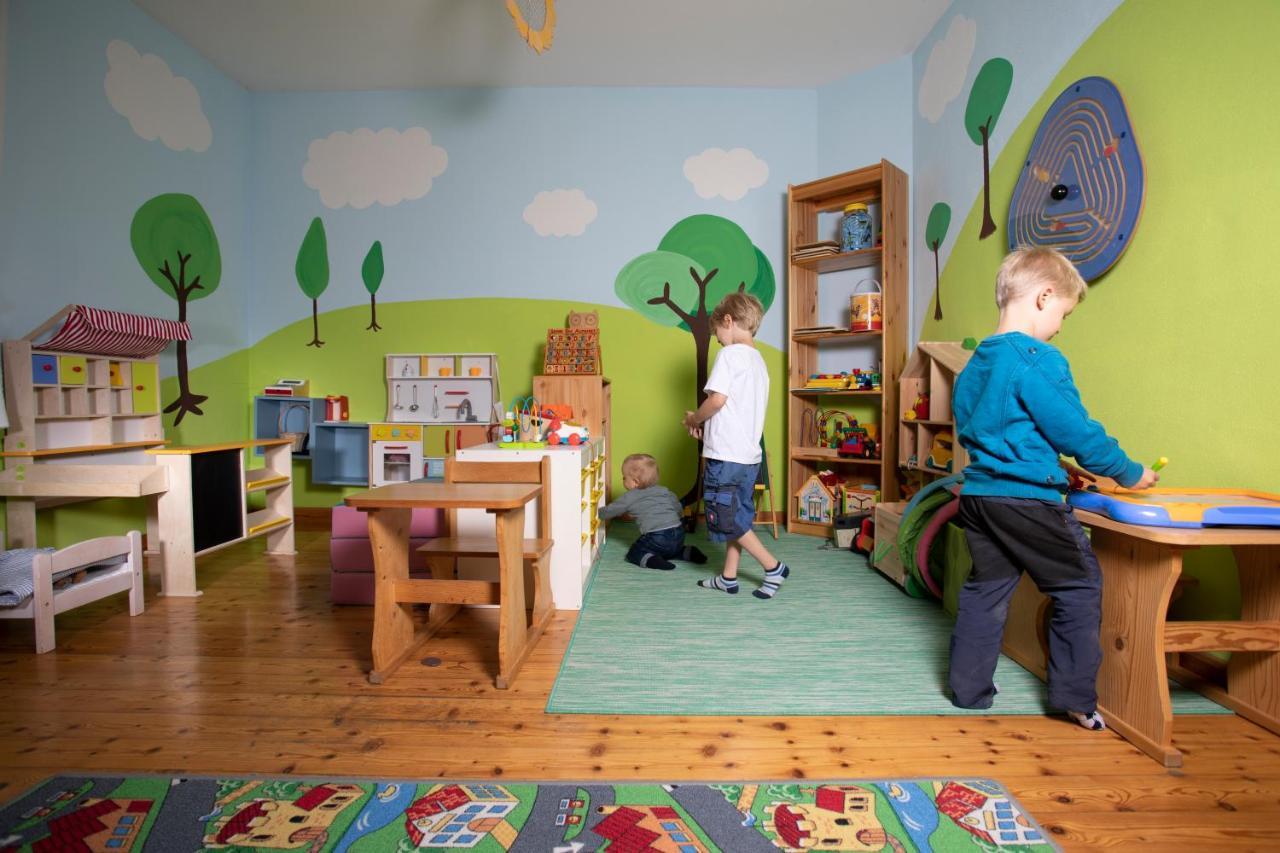 Schullerhof Hotel Хермагор Екстериор снимка
