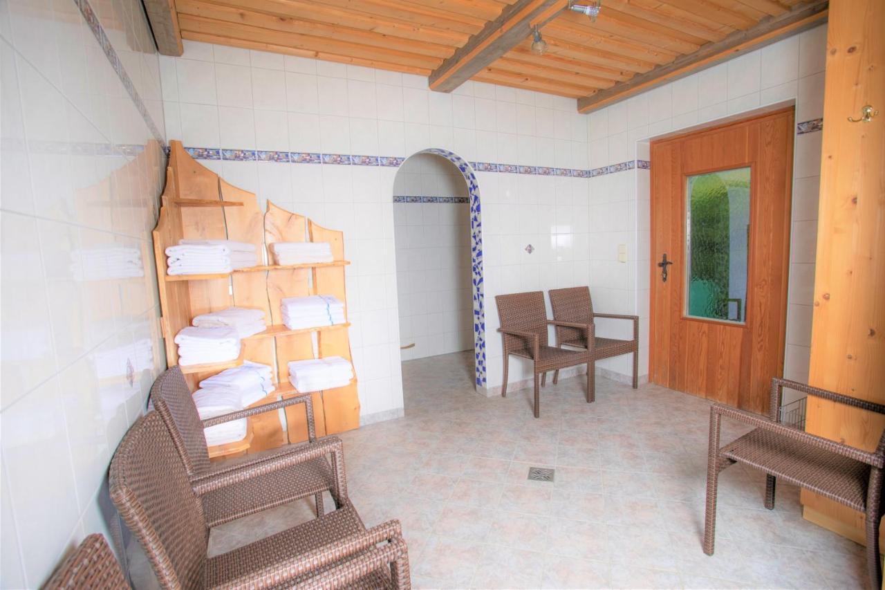 Schullerhof Hotel Хермагор Екстериор снимка